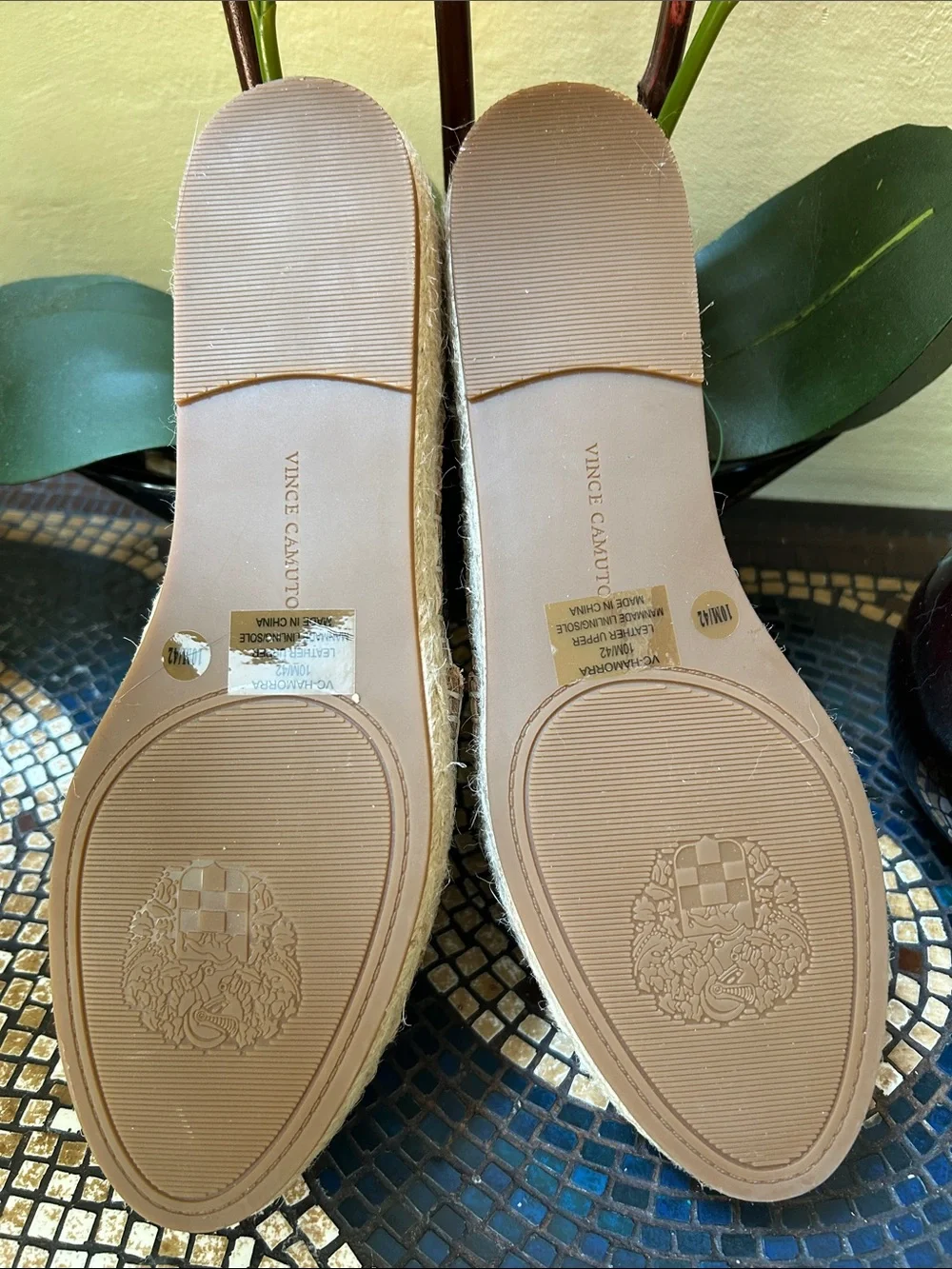 Vince Camuto Women’s Hamorra Laser Cut Metallic Gold Espadrilles size 10M